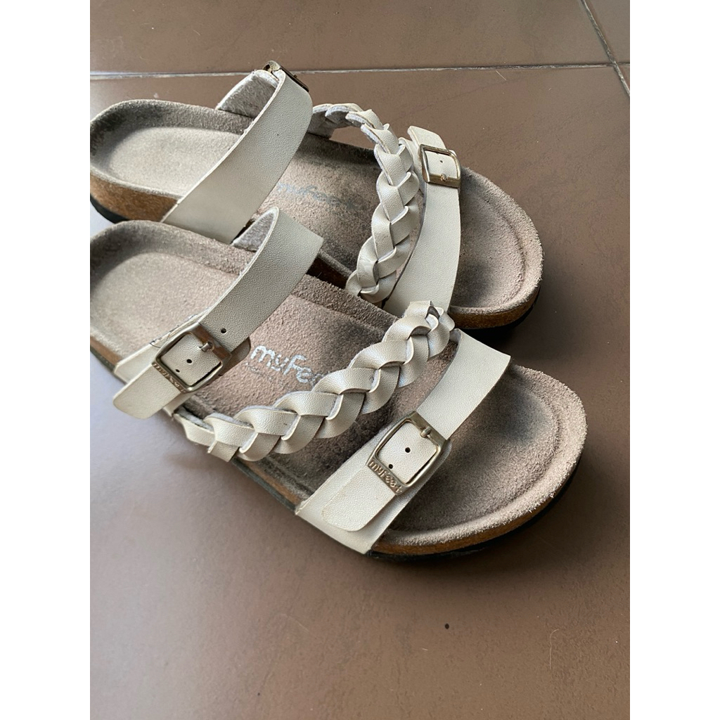 PRELOVED SENDAL MY FEET SIZE 37 (24 cm) NO BOX