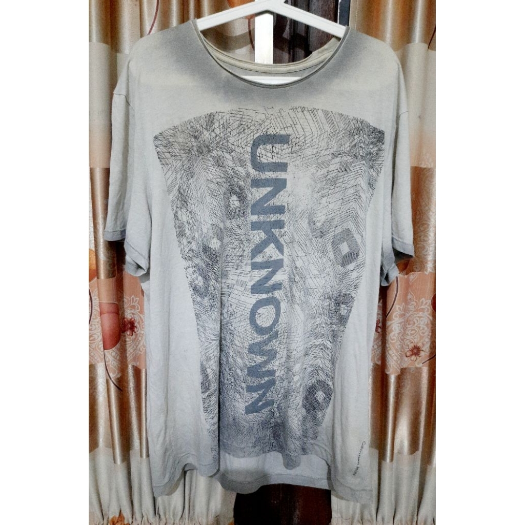 Kaos Baju Calvin Klein Jeans Putih gradasi hitam jumbo