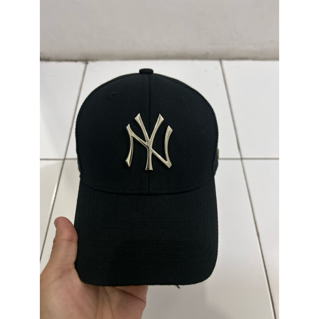 TOPI NEW ERA YANKEES 940 METAL LOGO