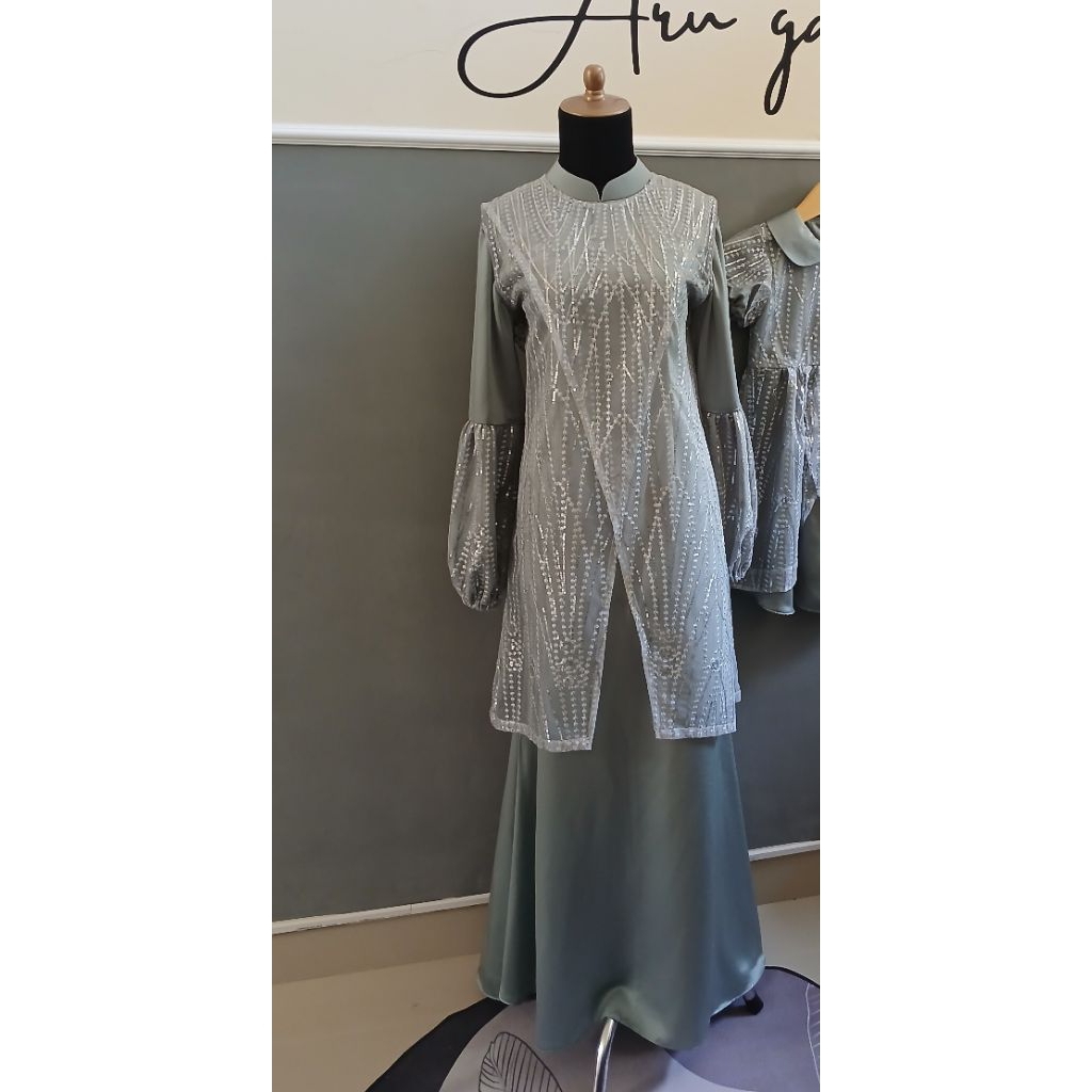 // Pola baju gamis duyung outer tulle size L. //