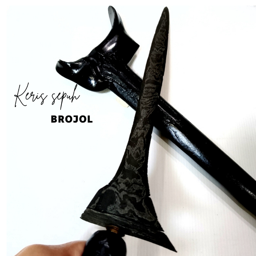 Keris Sepuh Brojol Pamor Pandan Iris era Madura | Sandangan warangka Madura