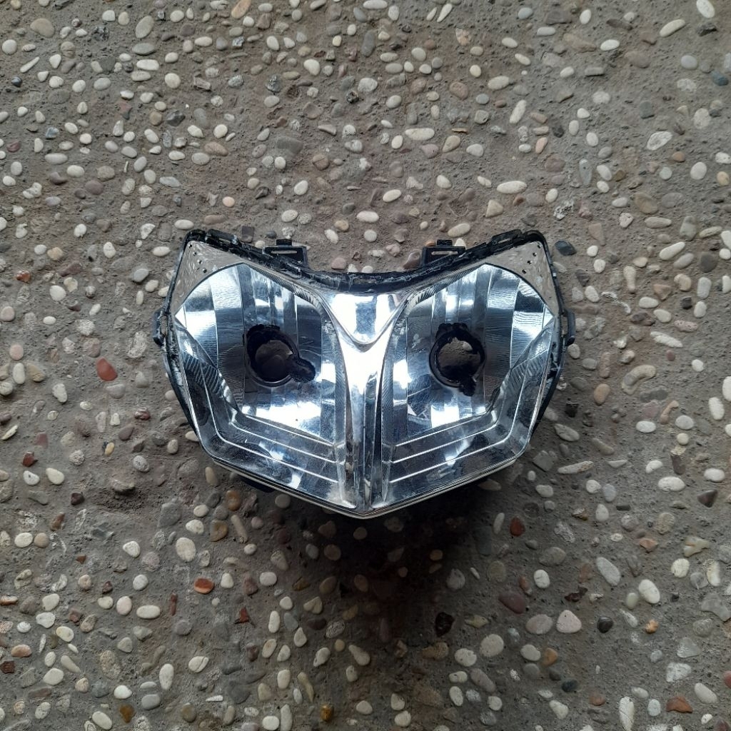 RUSAK BAHAN BILED PROJI , REFLEKTOR DEPAN SUPRA 125 BATMAN , KONDISI BEKAS ORIGINAL