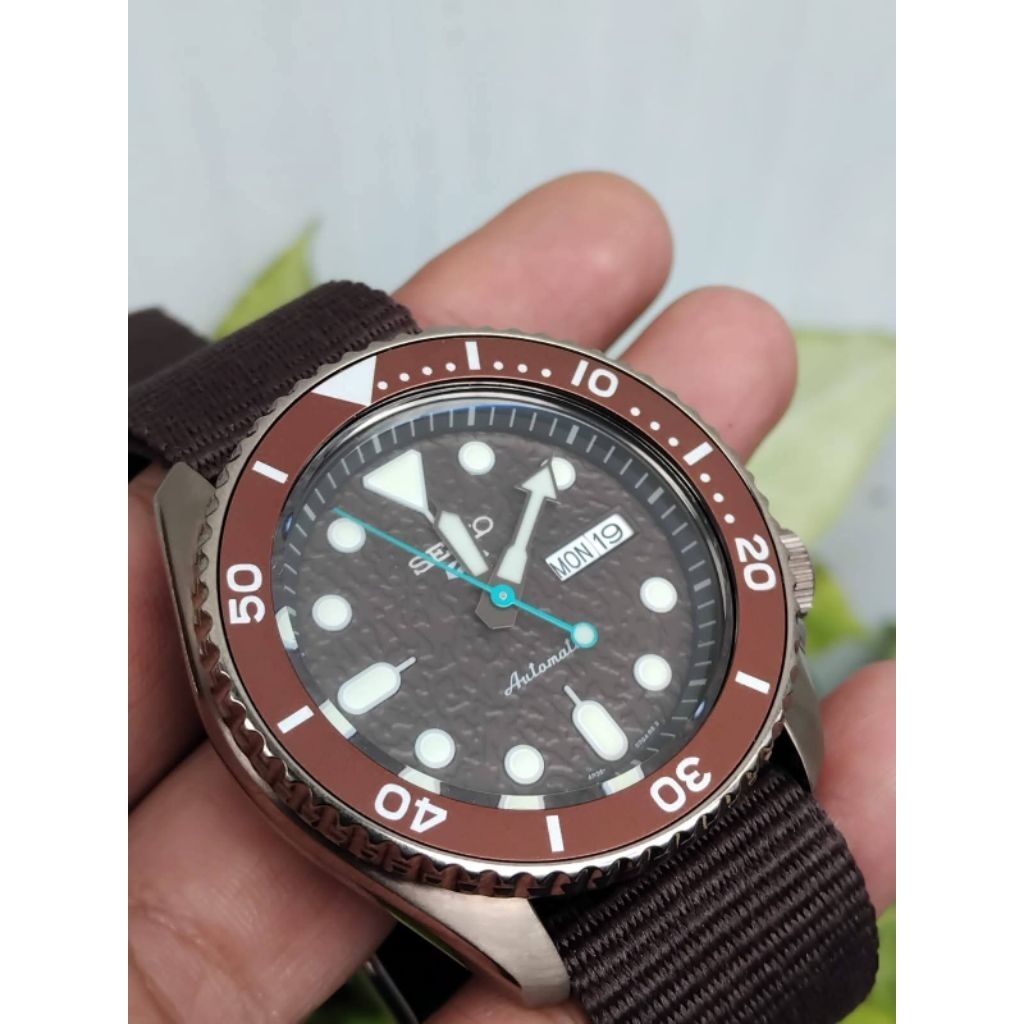 Jam tangan SEIKO Sport 5 SRPD85K1 Brown