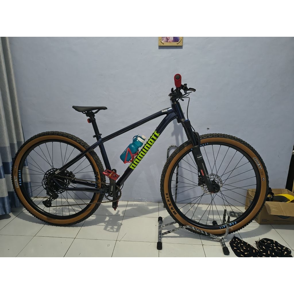 Sepeda Dominate AXC COMP R LIKE NEW