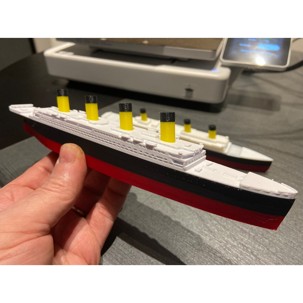 TITANIC - diecast replika miniatur kapal Titanic - mainan kapal pesiar