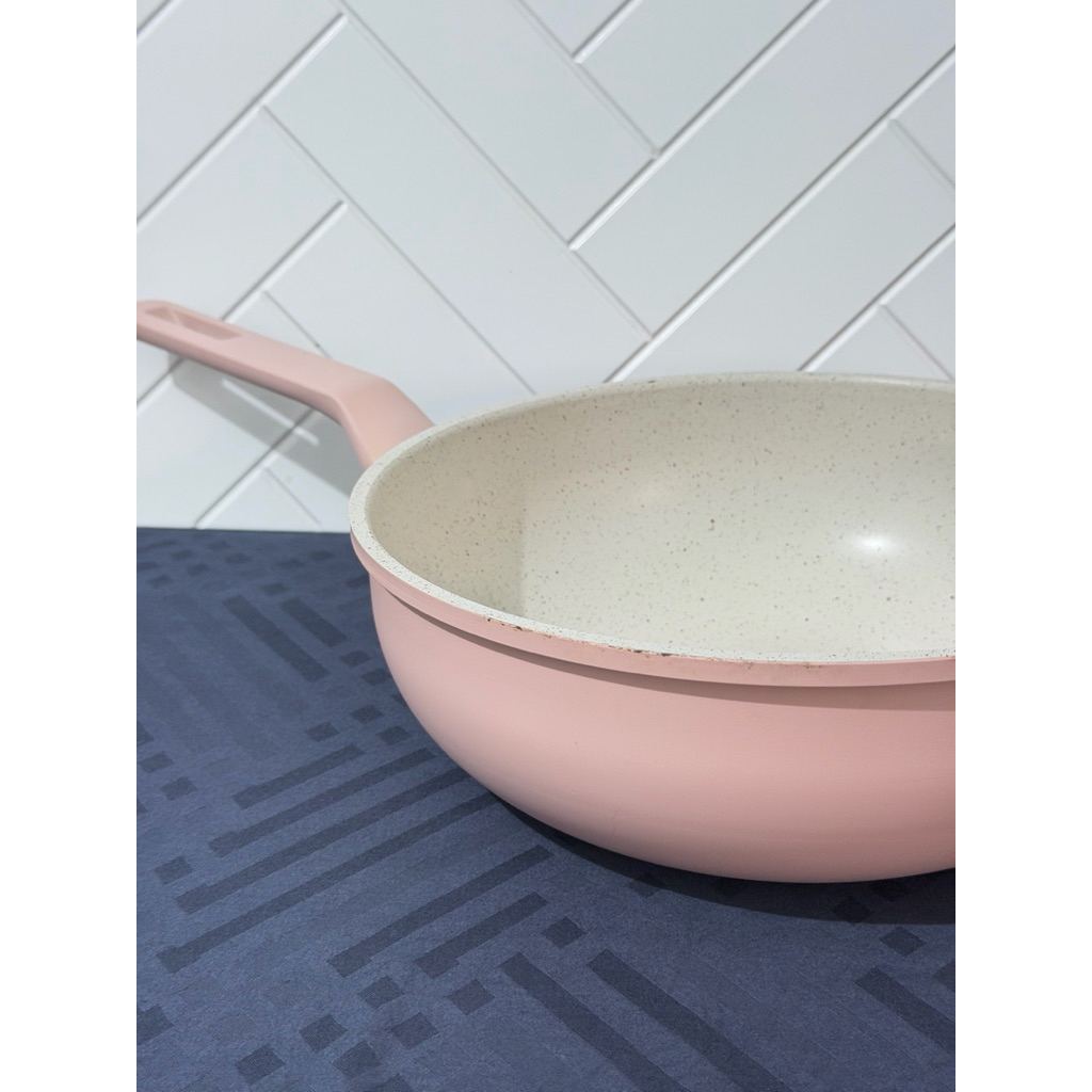 Preloved 250 K - STEIN Glowpan Wok 26cm tanpa TUTUP - Warna Pink