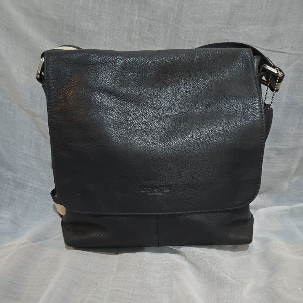 TAS SLING COC MESSENGER COWOK FLAP BAG PRELOVED