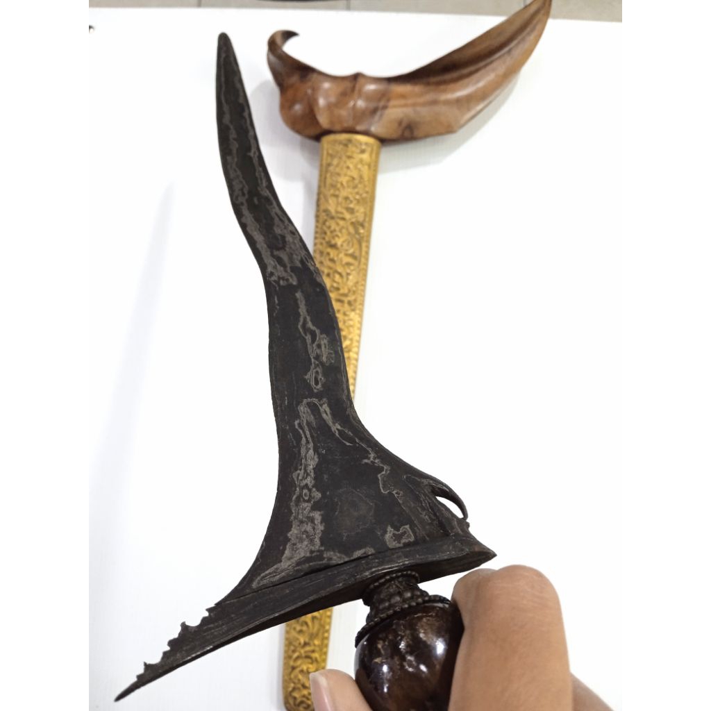Keris jangkung pamor wengkon isen sepuh