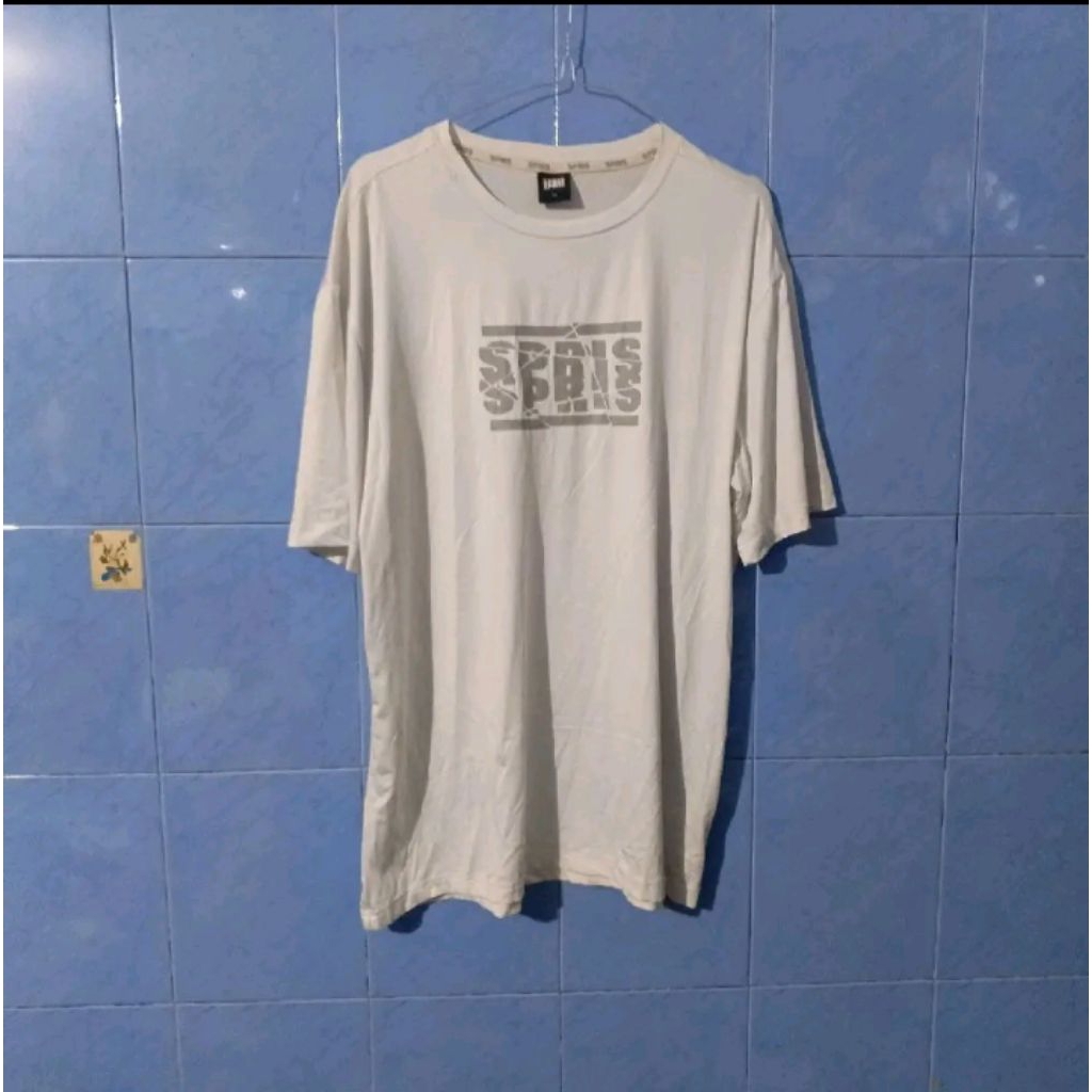 kaos olahraga brand spris putih