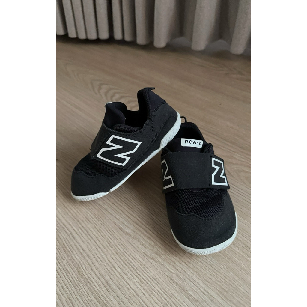 Preloved Sepatu New Balance anak