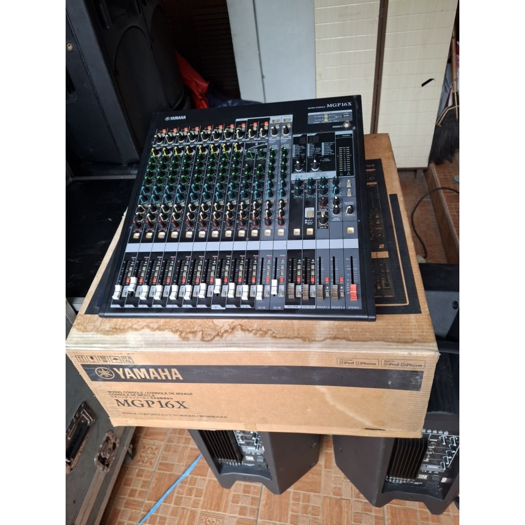 Mixer Yamaha MGP16 original