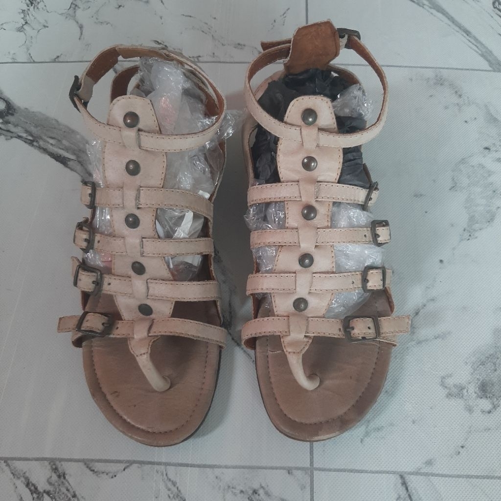 Sandal Gladiator, Sandal Tali Wanita, Sandal Boho, Sandal Flat Tali, Sandal Kulit Casual, Sandal Etn