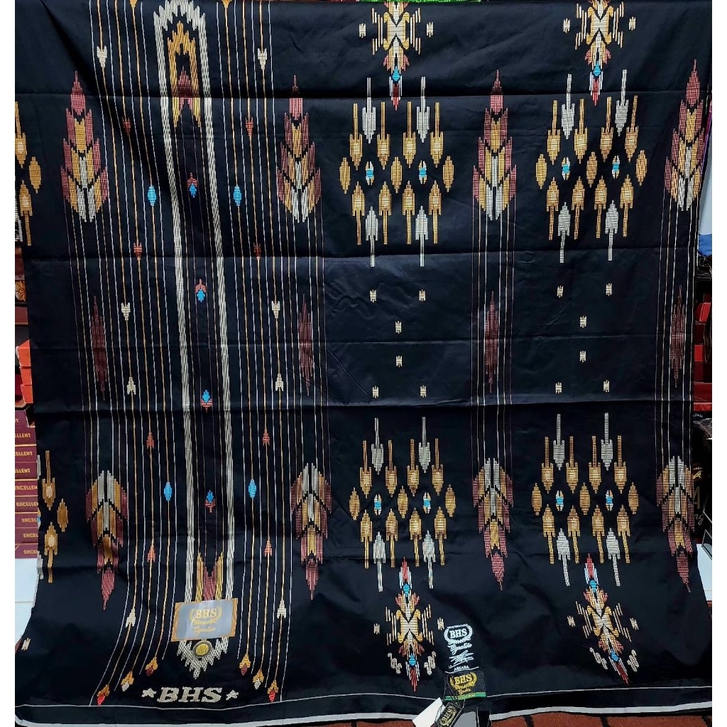 SARUNG BHS SSE SSH SIGNATURE GOLD HITAM LIMITED