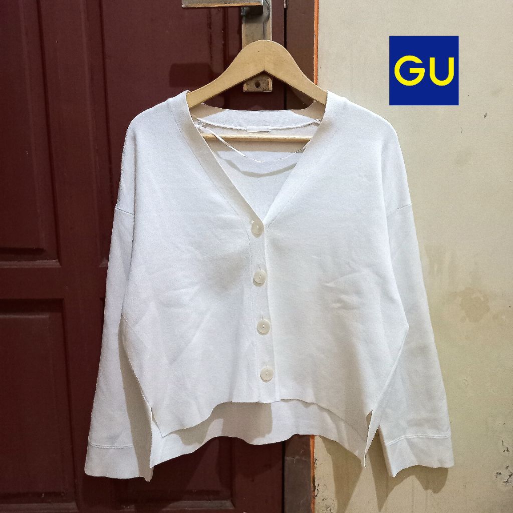 Cardigan GU kutub tiramisu broken white