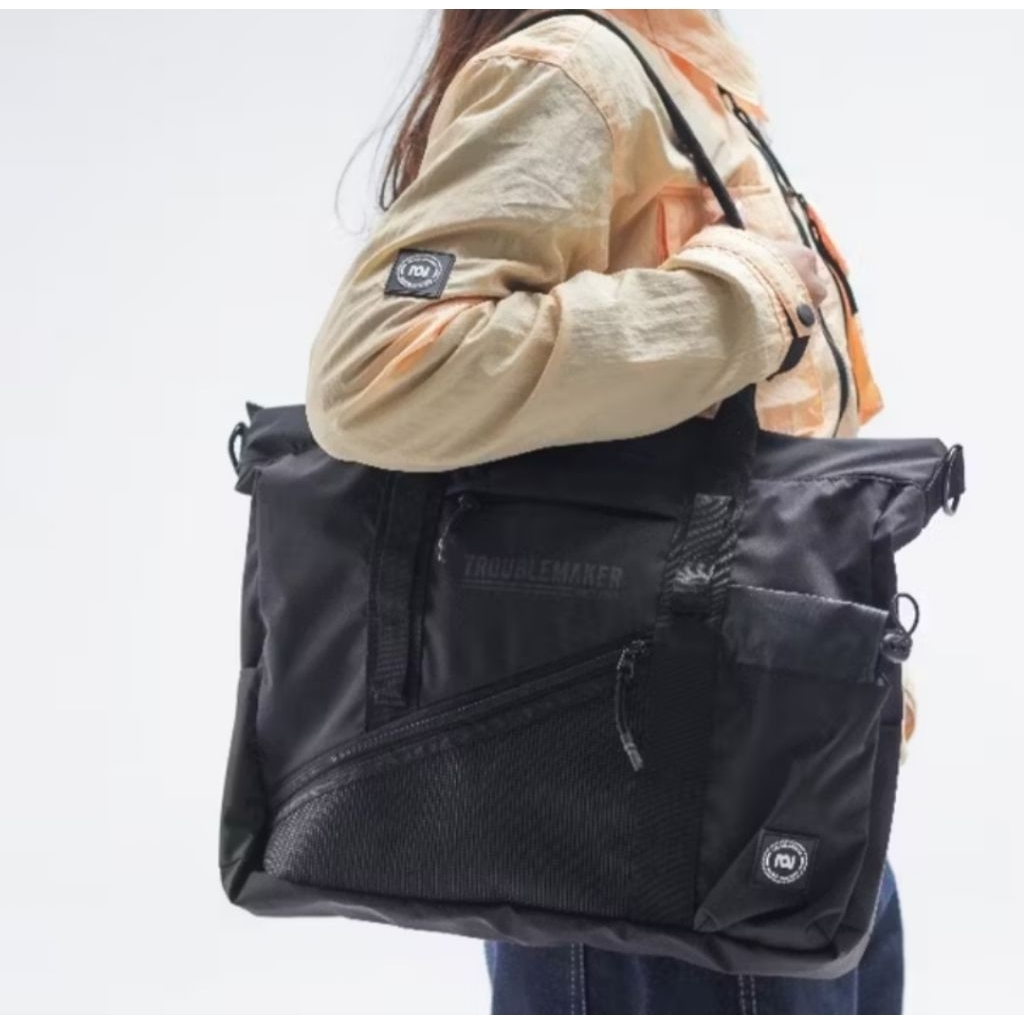 Troublemaker Slingbag Unisex - Granitz Black - Tas Selendang