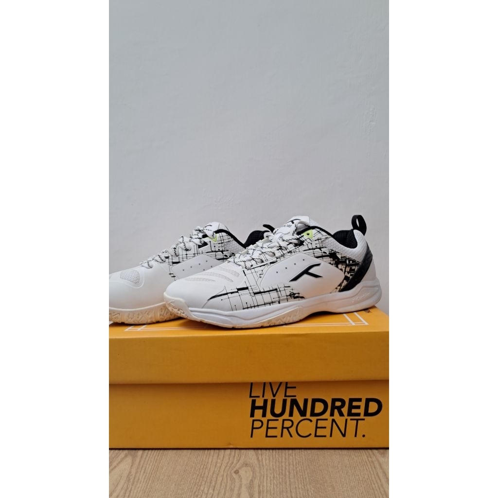 sepatu badminton Hundred beast 2 uk.40 HBFS-3M045-2.250 putih