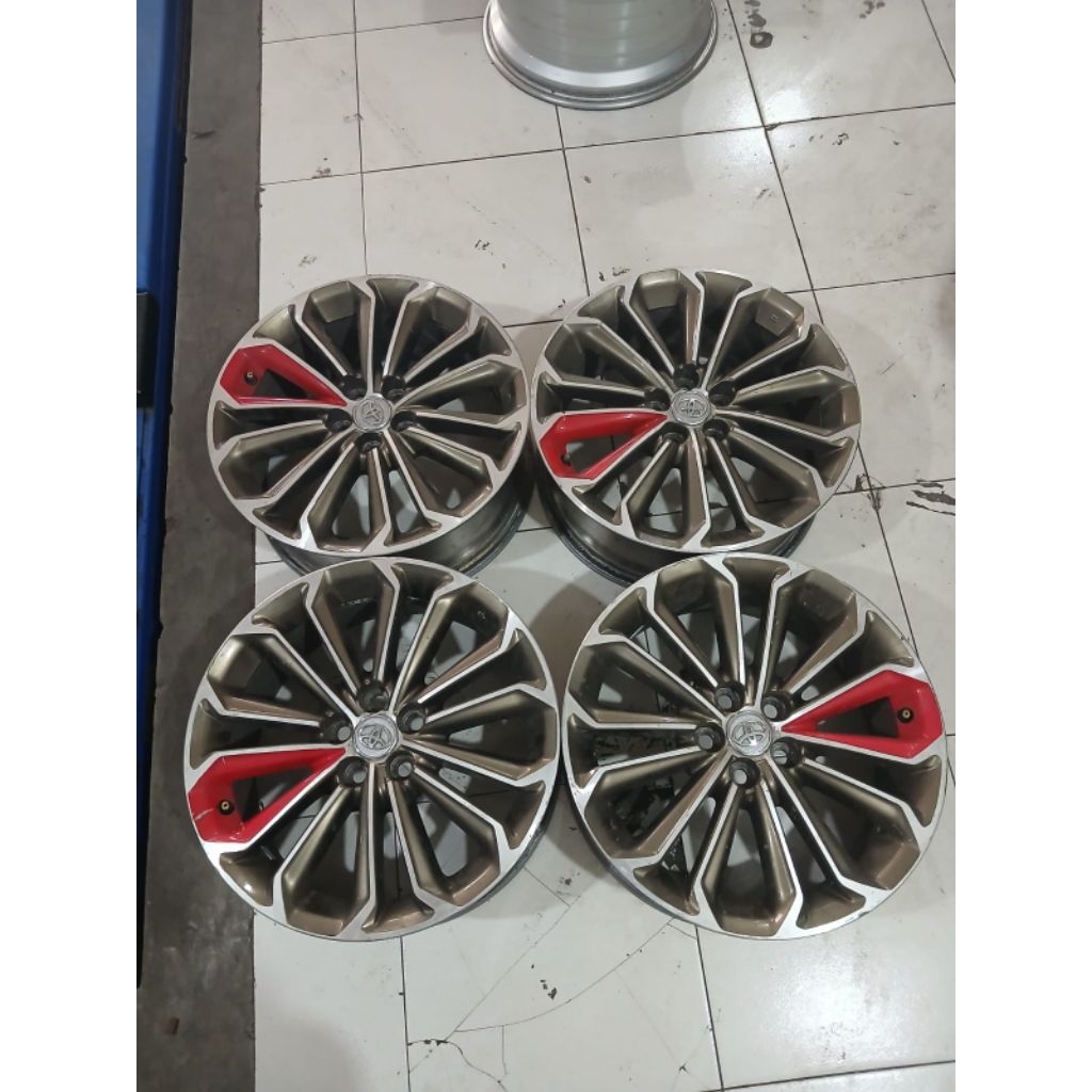 Velg bekas mobil oem copotan altis ring 17 lebar 6.5 baut 5x100 velg only