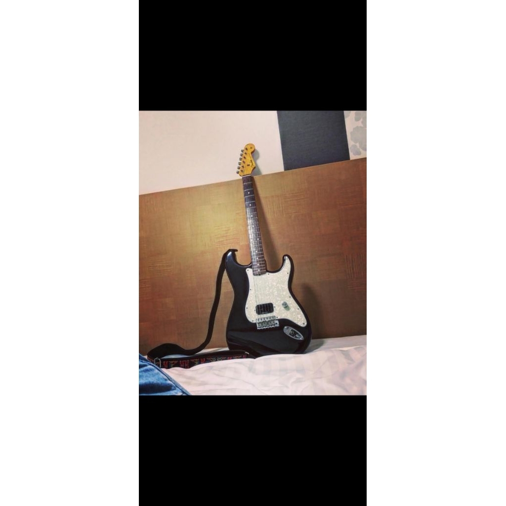 Gitar second fender stratocaster