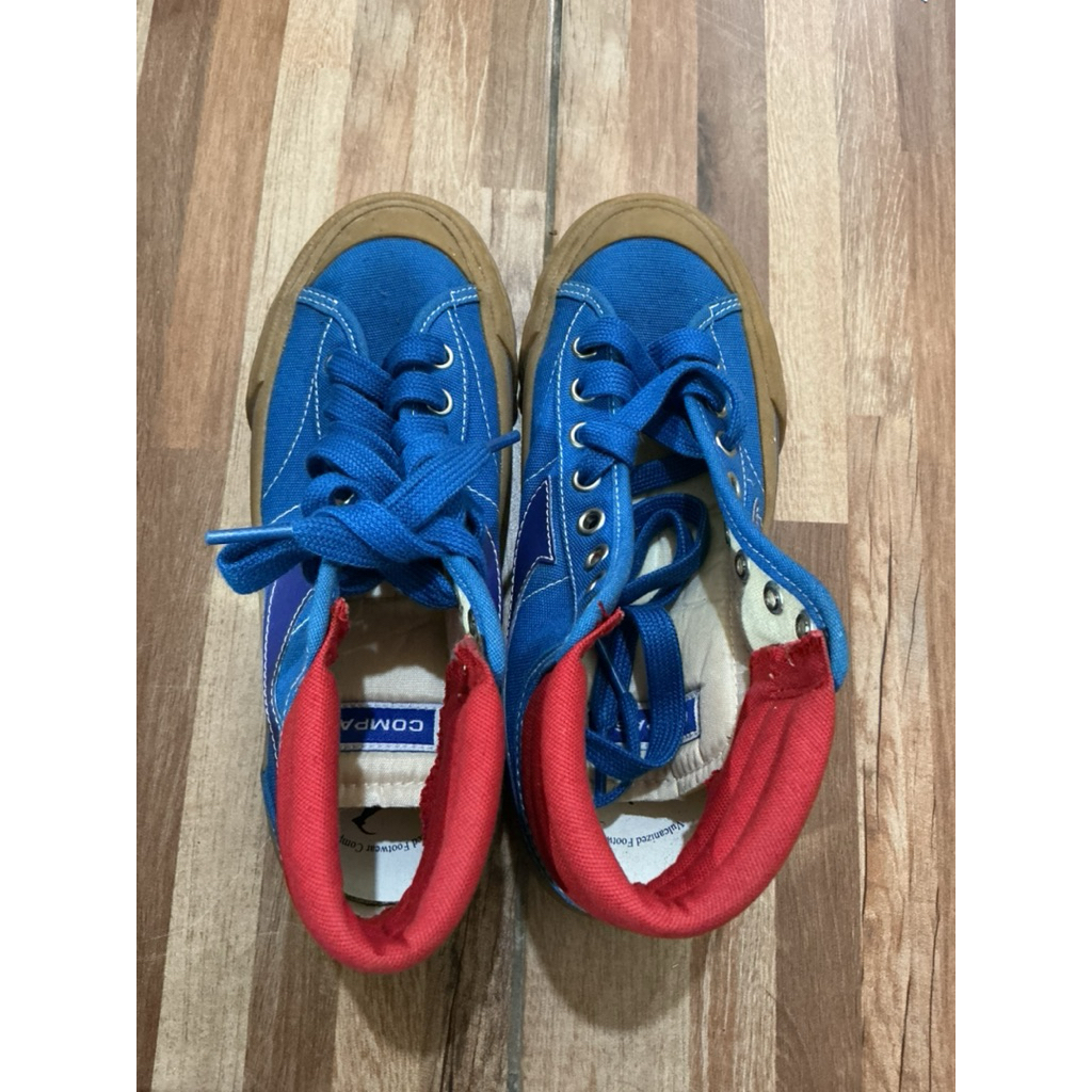 PRELOVED SEPATU COMPASS