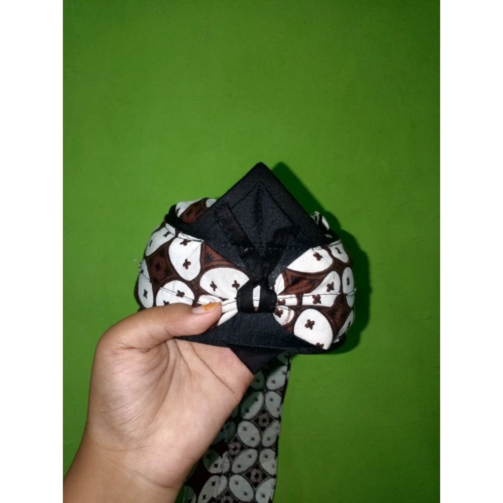 Blangkon Jawa (anak)