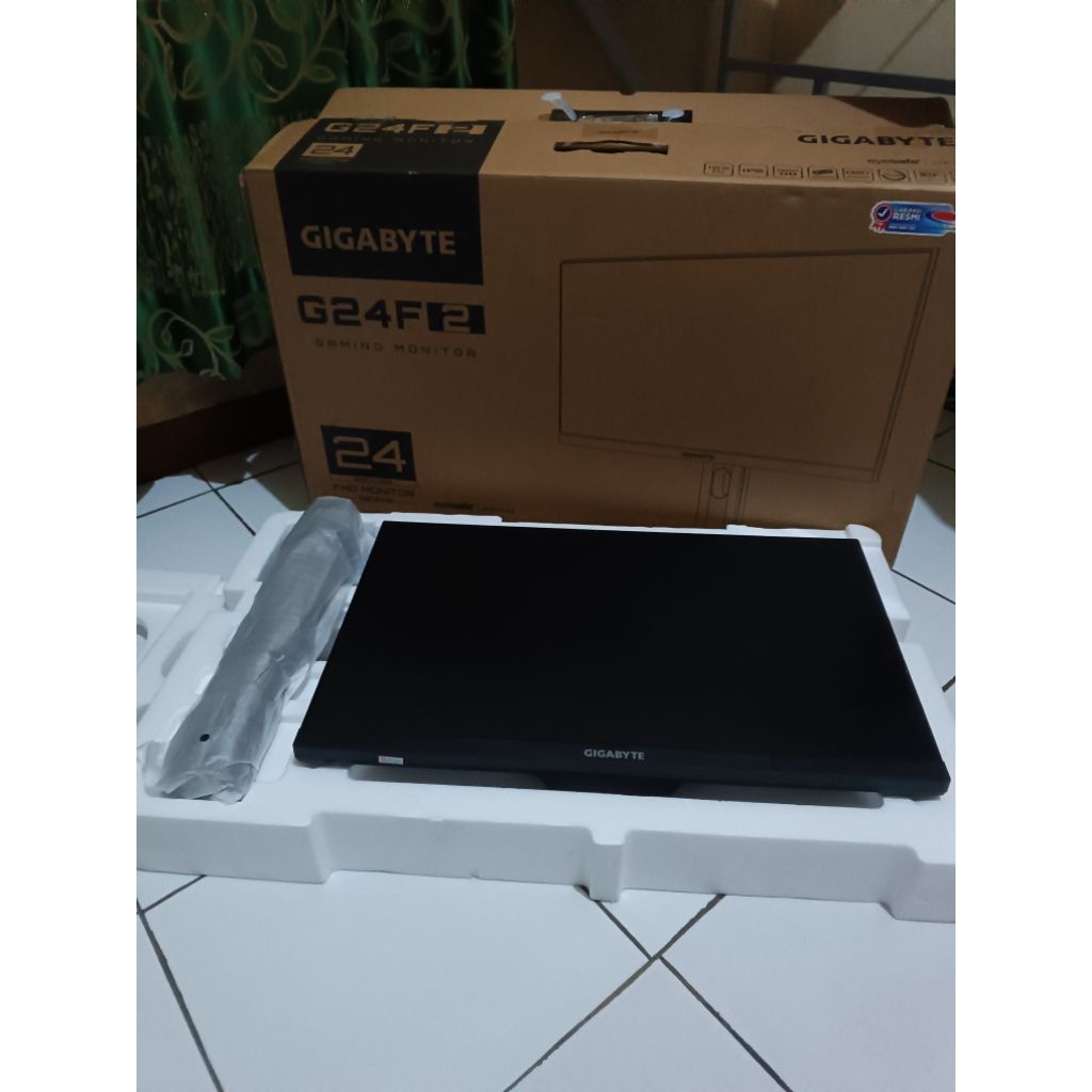 monitor gigabyte minus