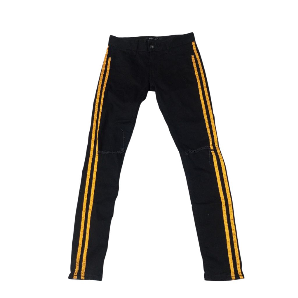 BLACK BY VANQUISH JEANS