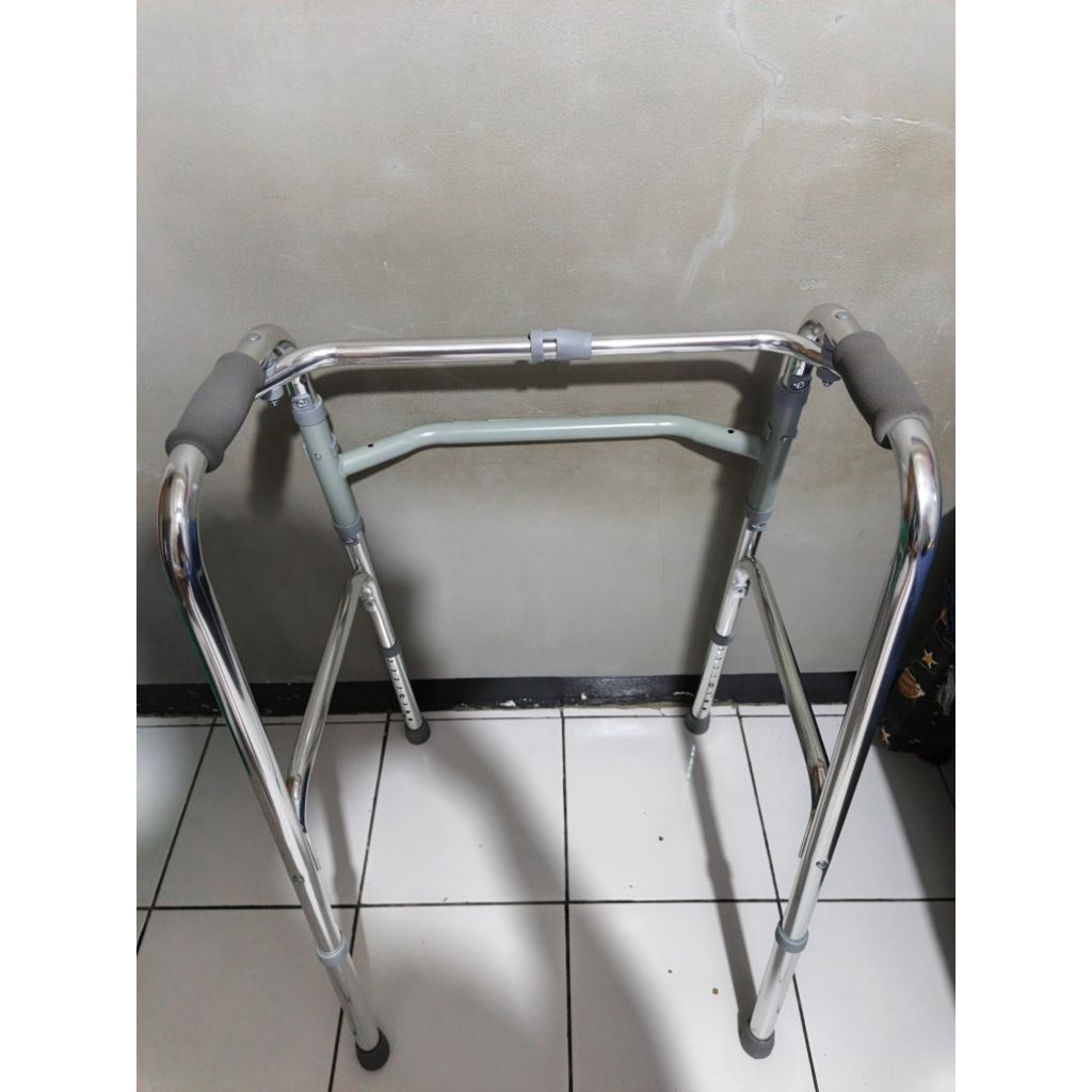 Alat Bantu Jalan Walker GEA FS913L - Walker Tanpa Roda Adjustable Lipat (Second) Original