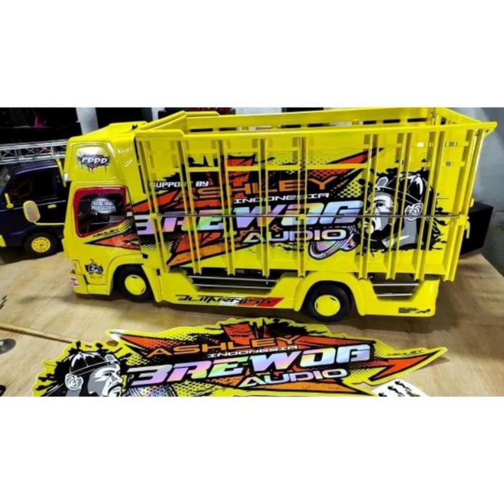 Miniatur truk oleng brewog audio