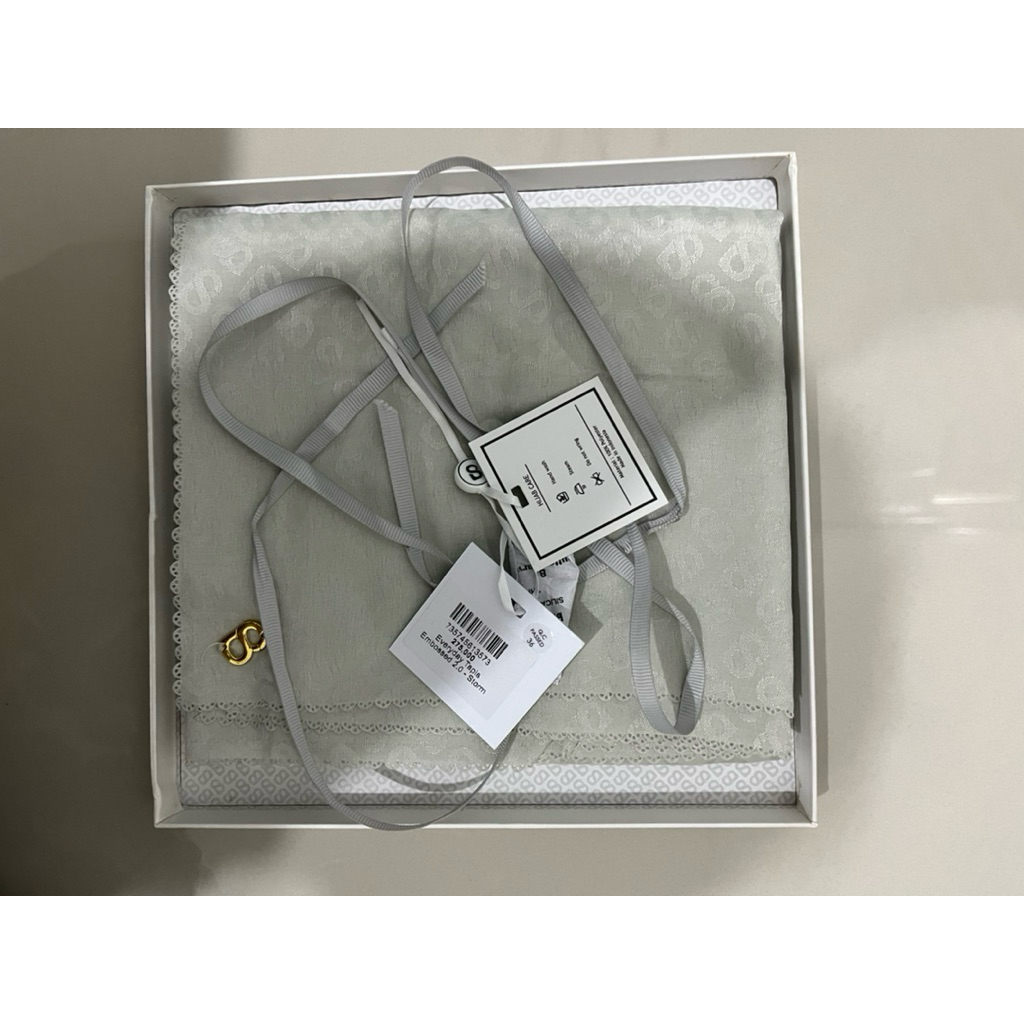 PRELOVED BUTTON SCARF