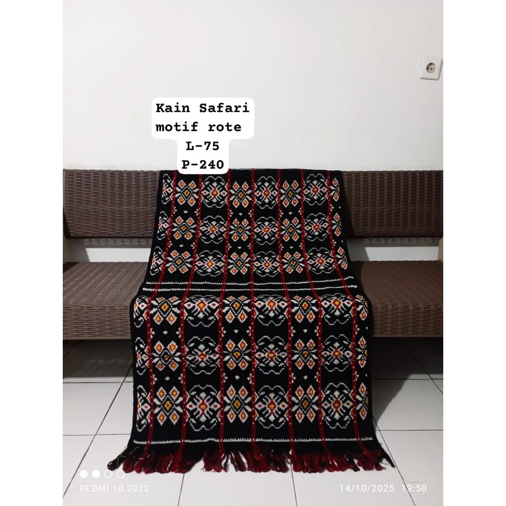 Selimut Rote safari bahan kain sutra tenun asli NTT