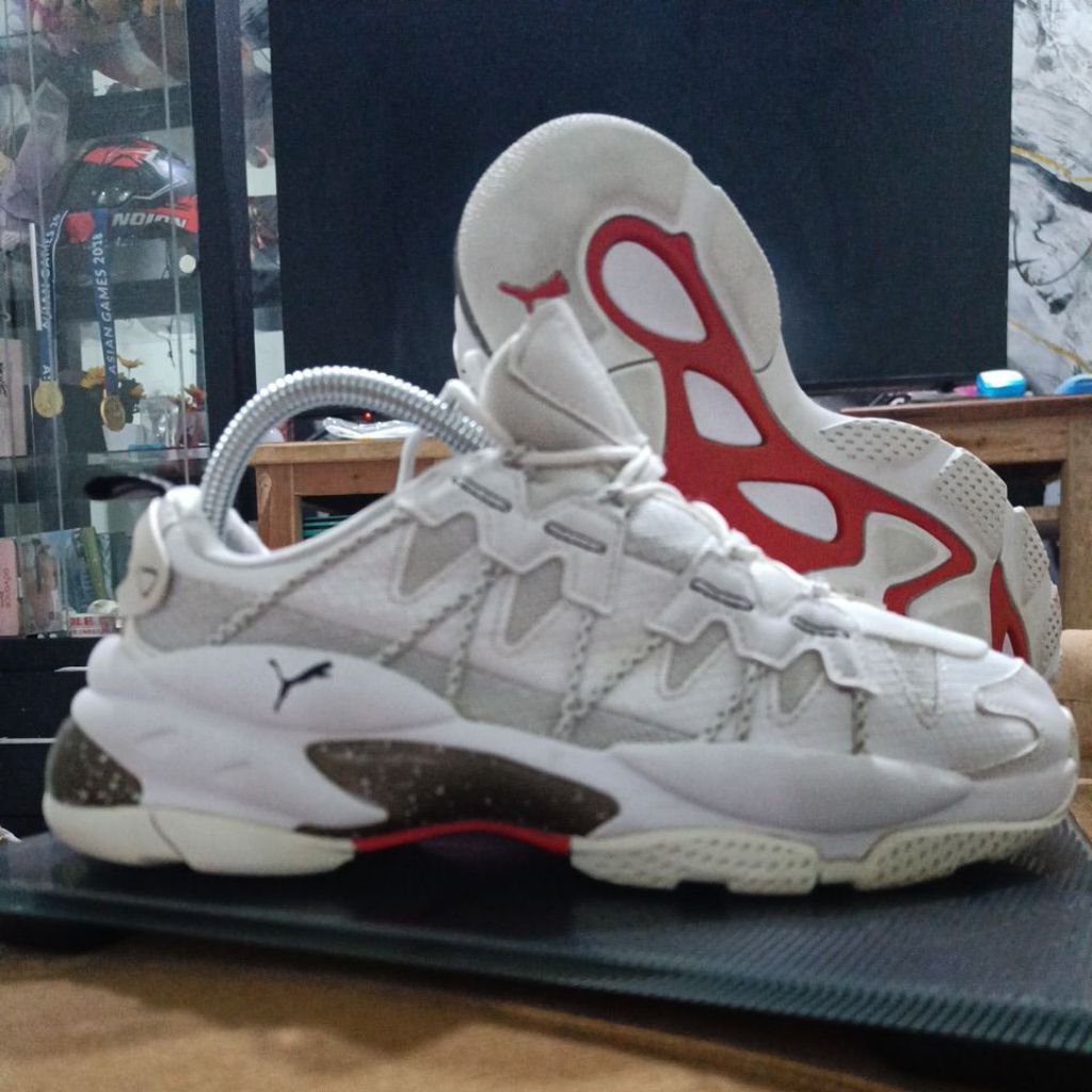 Sepatu  PUMA LQD Cell Omega Density ukuran 40(25,5) putih bersih,lem-lem aman (baca deskripsi) Prelo