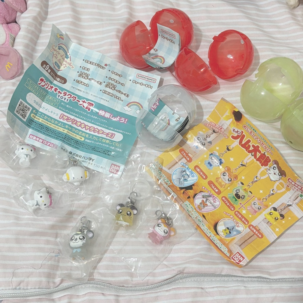 Gachapon trinkets sanrio hamtaro otter hamster