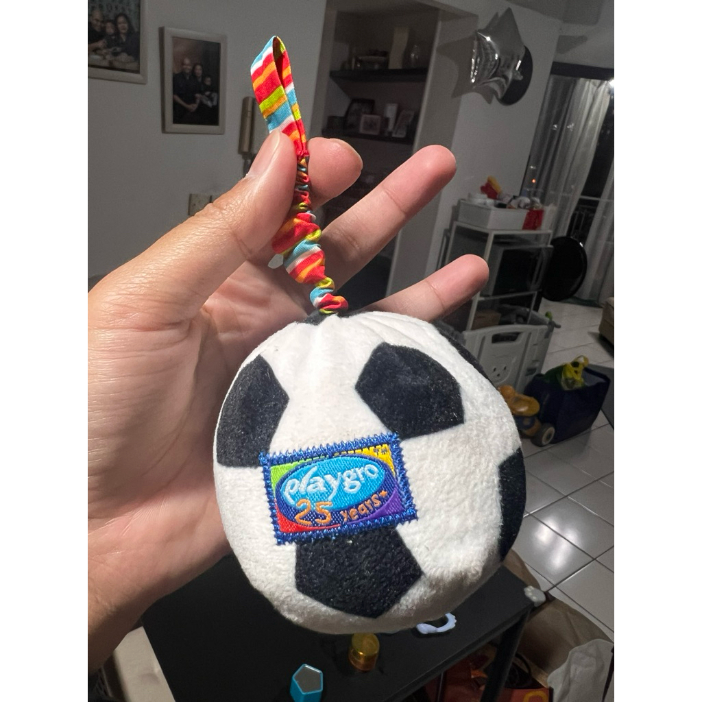 Mainan anak gantungan bola Playgro Preloved