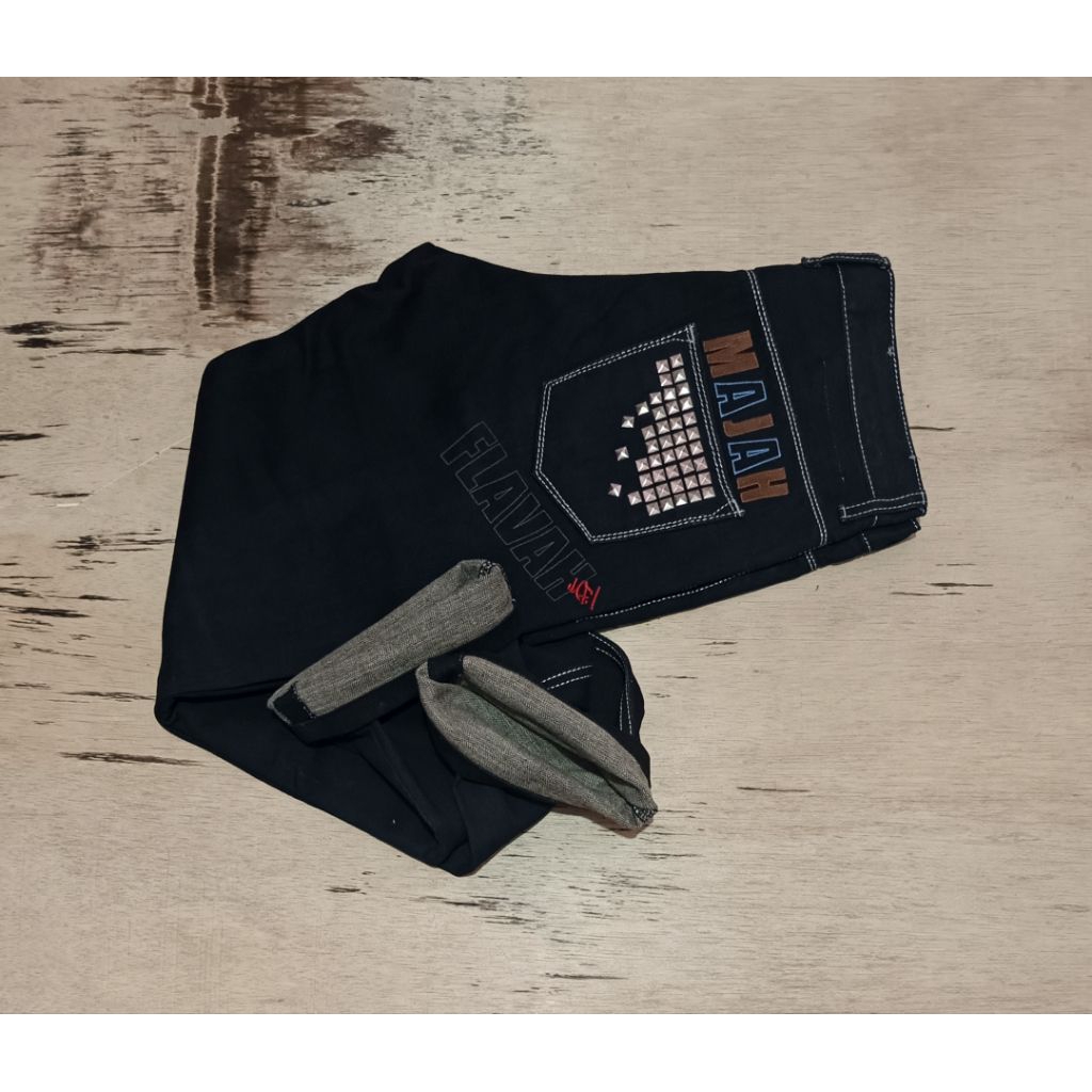 Celana Jeans Majah Flavah Hitam Pekat Size 33