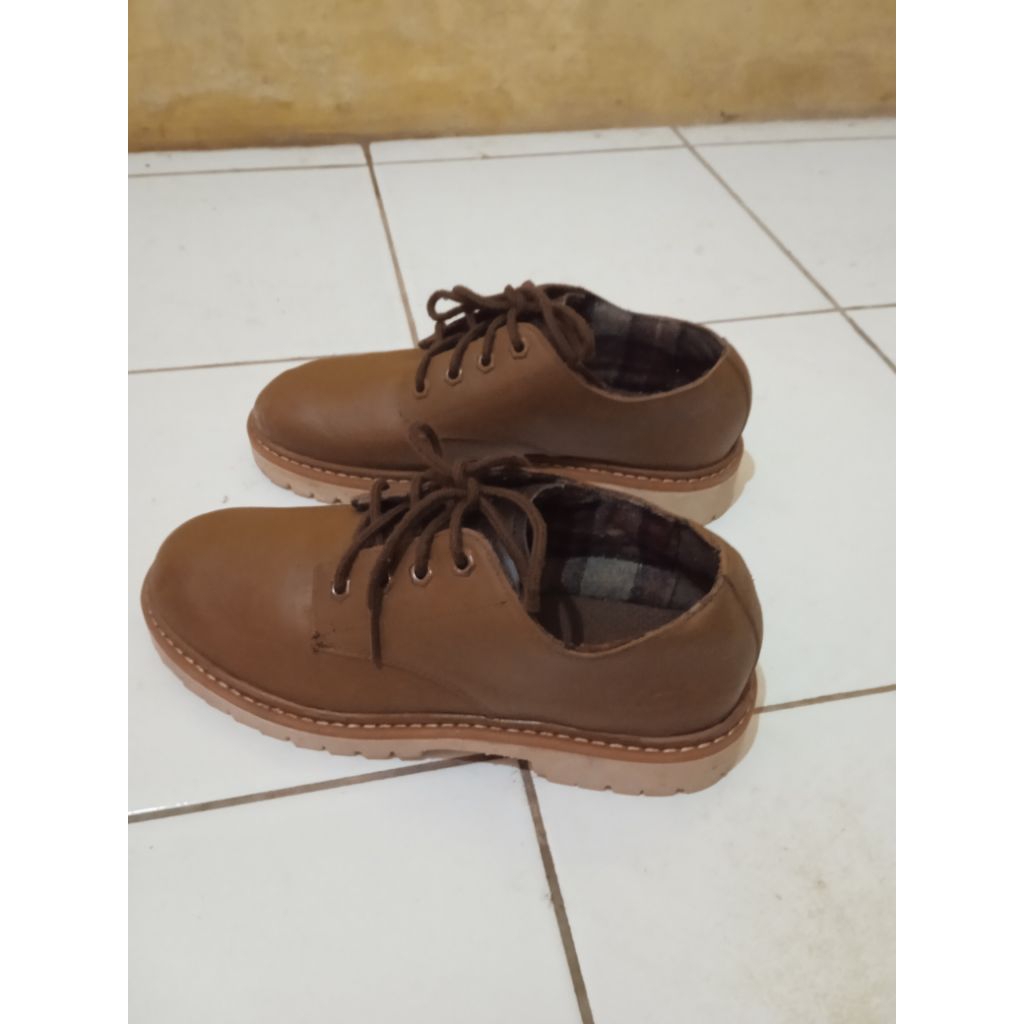 sepatu kulit skechers original second size 38-39.slip-on