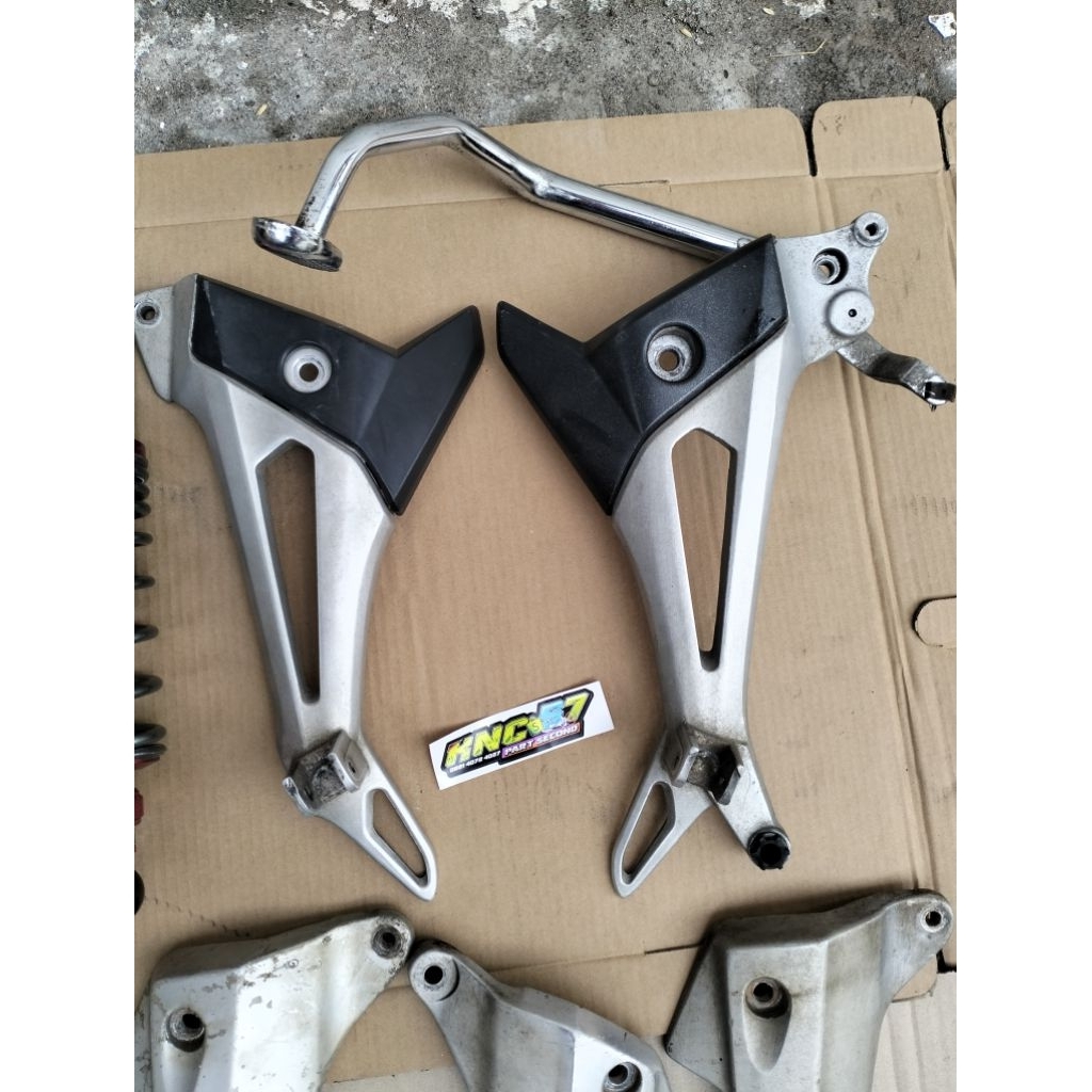 postep belakang Ori Supra 125 Betmen(DD) set pedal rem