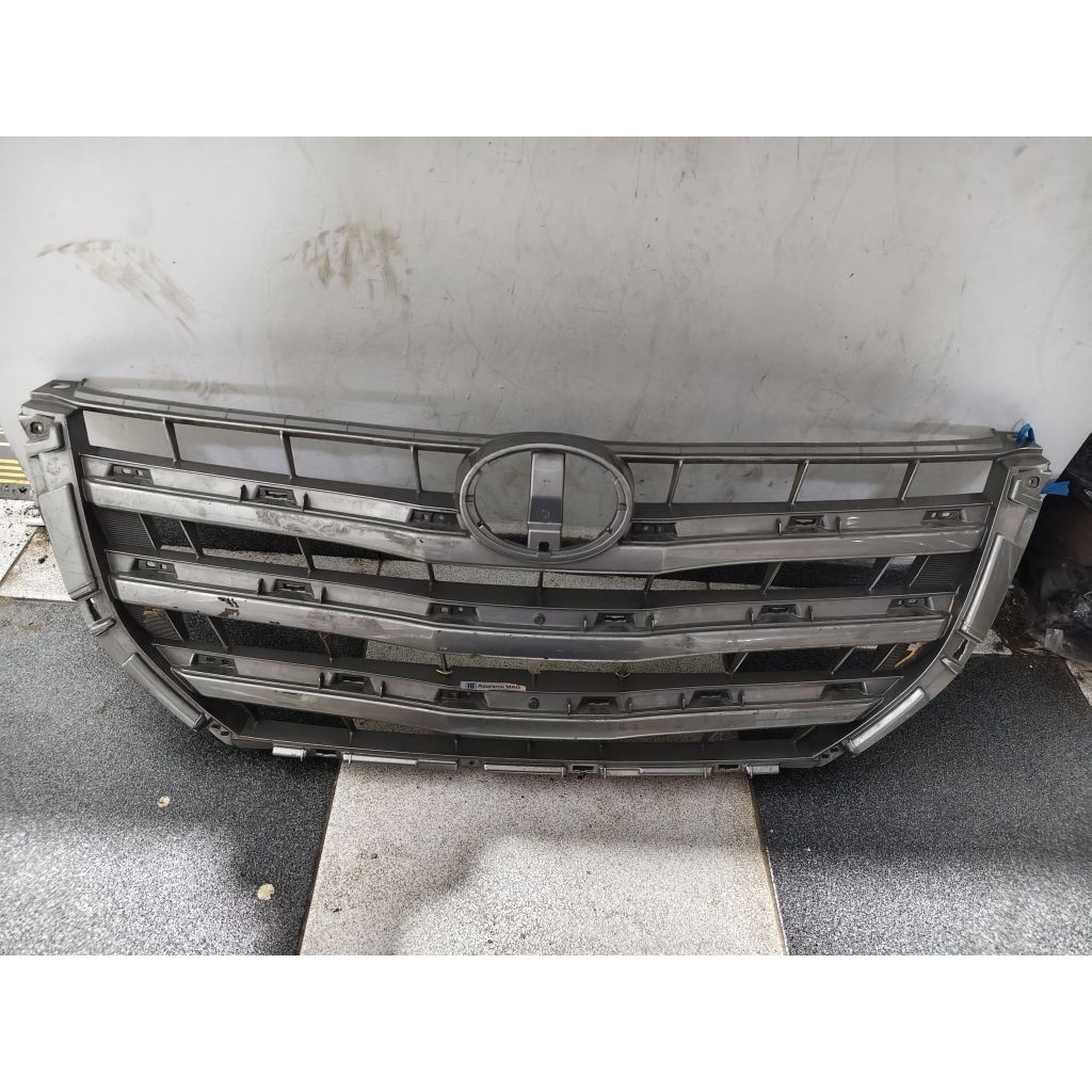 girll gril depan grand innova 2014-2015 tanpa list crom original copotan