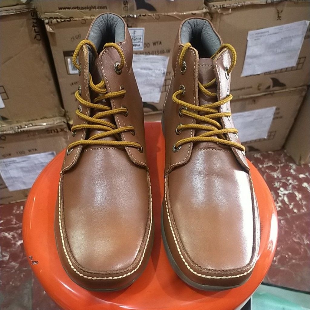 Sepatu pria semi Boot 100% kulit asli BIG SALE.. Ramadhan