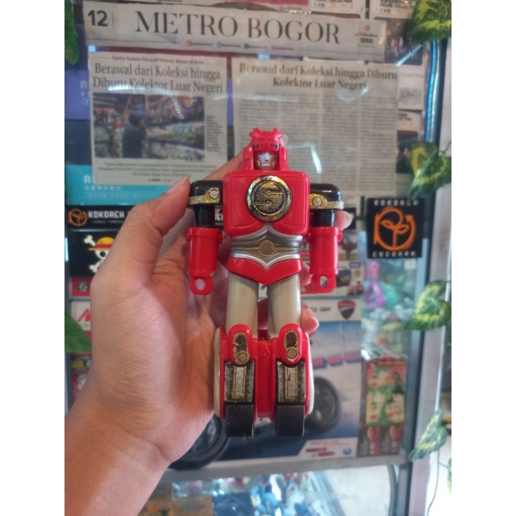 figure red ape zord no merk
