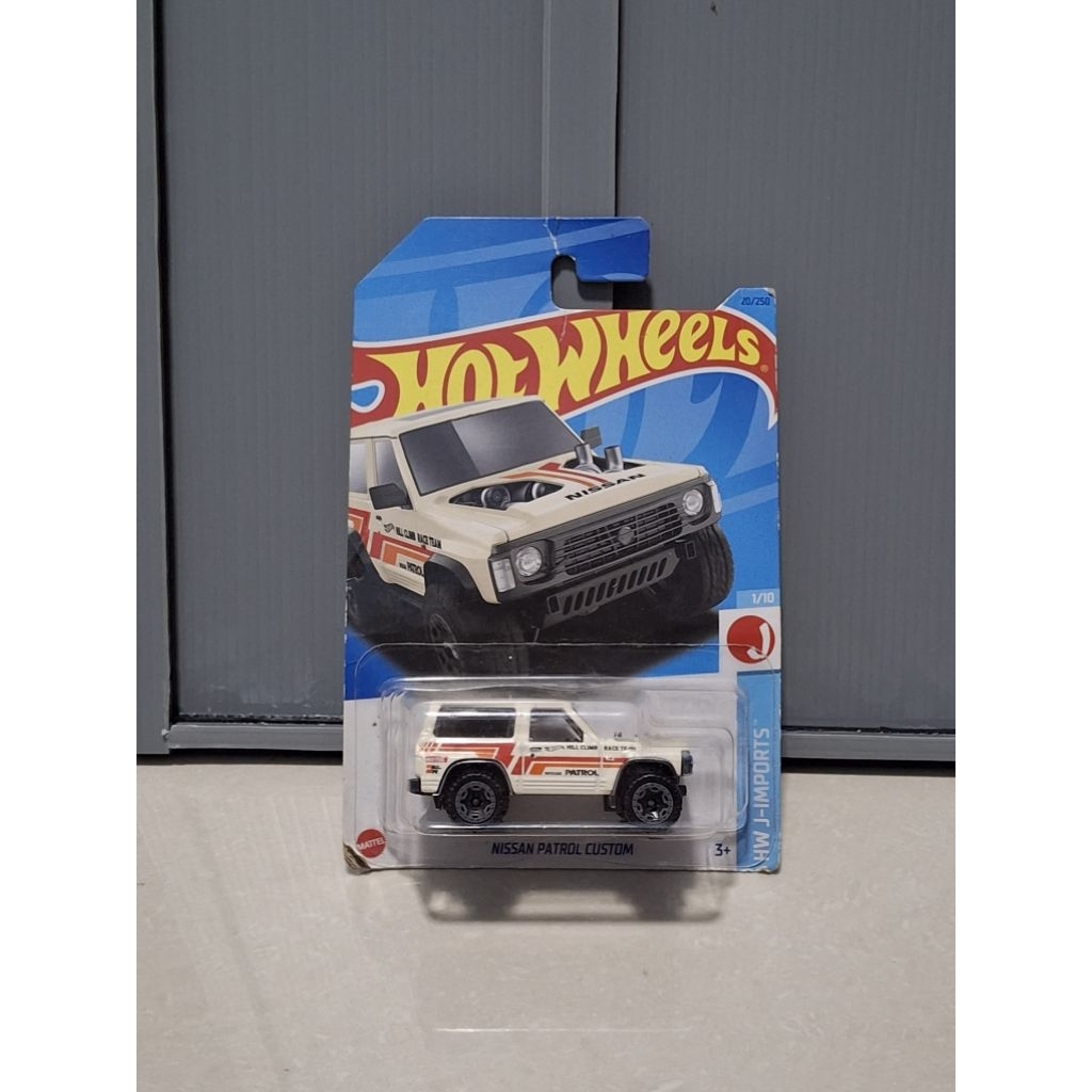 HotWheels Nissan Patrol Custom ( LOOSE )