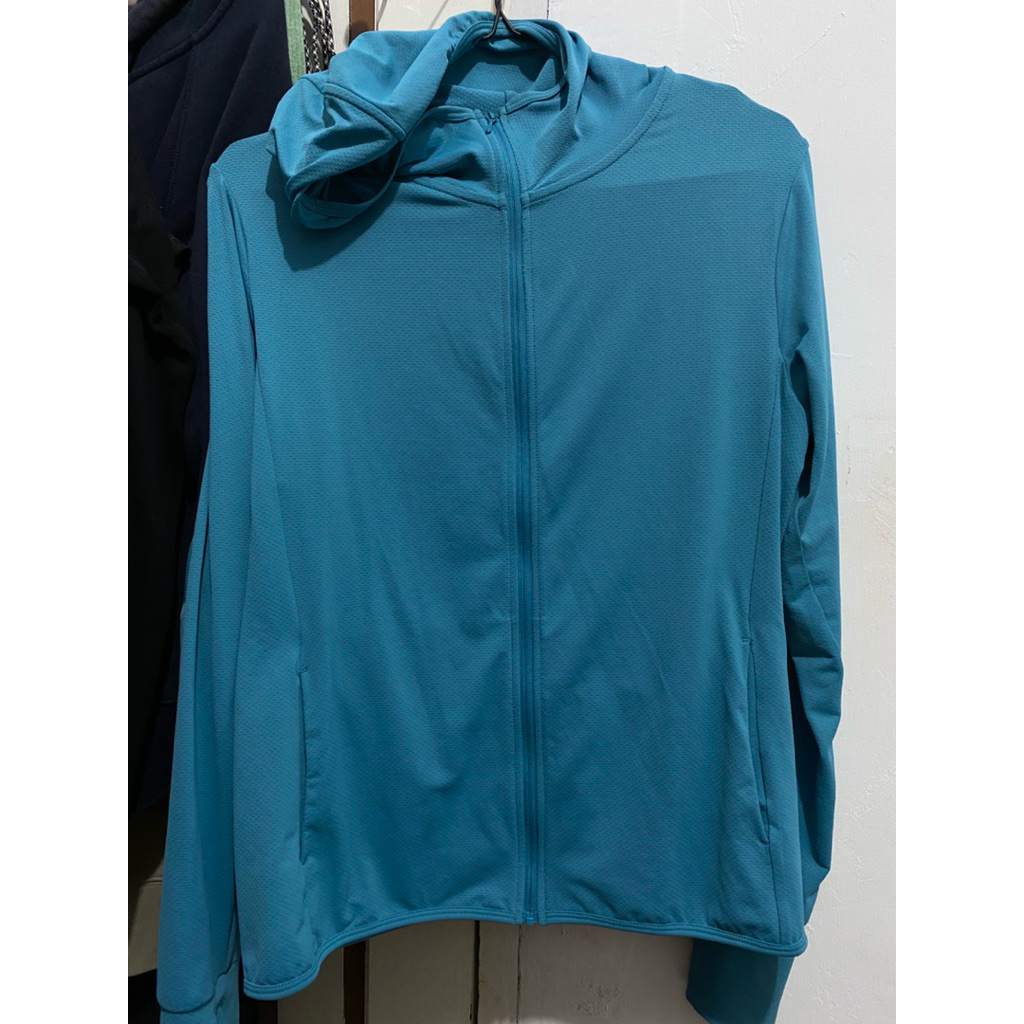 Jaket uniqlo airism preloved