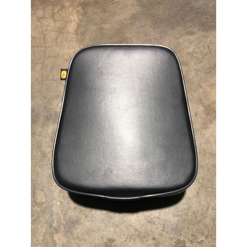 Jok belakang vespa PTS Spesial Smallframe Jok pisah vespa PTS Spesial Original MG