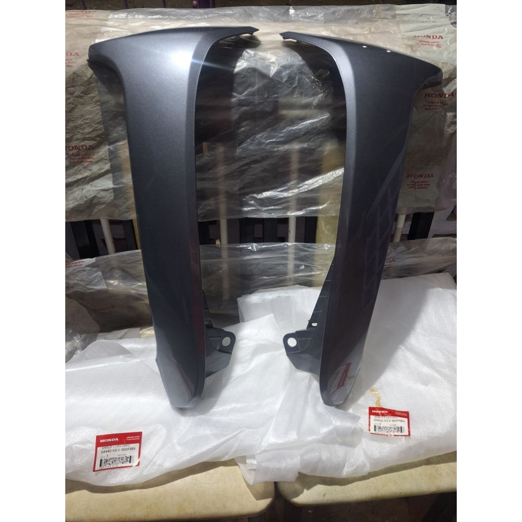 Cover sayap tebeng sebeng depan Honda supra x100 x 100 old lama abu abu grey original ahm honda 6443