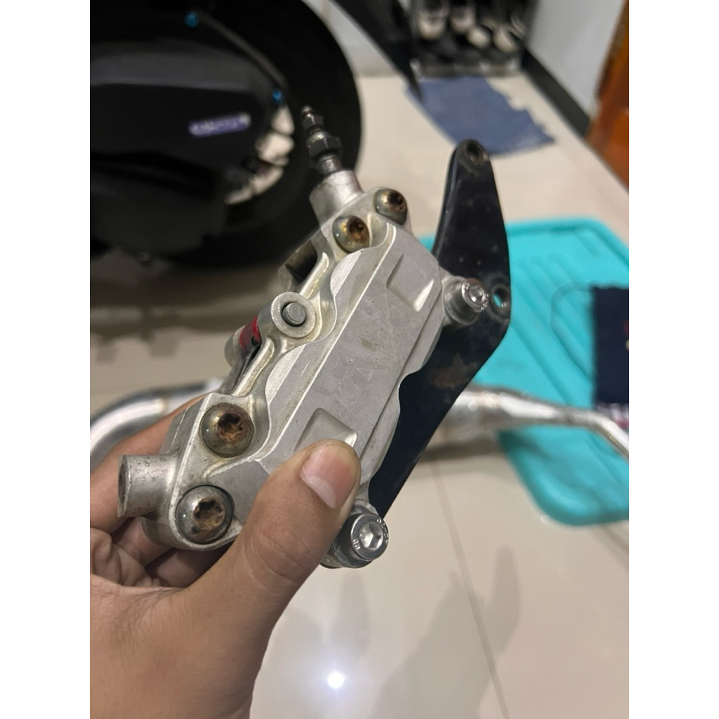 Kaliper Monoblok KTC Kytaco 4 Piston bekas Aerox