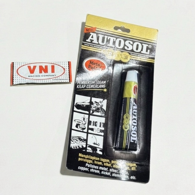 Autosol mengkilapkan logam ukuran kecil