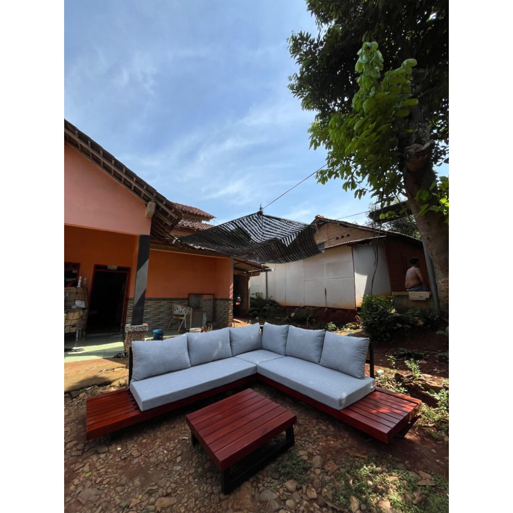 SOFA SUDUT SANTAI KURSI SOFA TAMU LESEHAN KURSI SOFA TAMU LESEHAN KAYU JATI KURSI RUANG TAMU LESEHAN