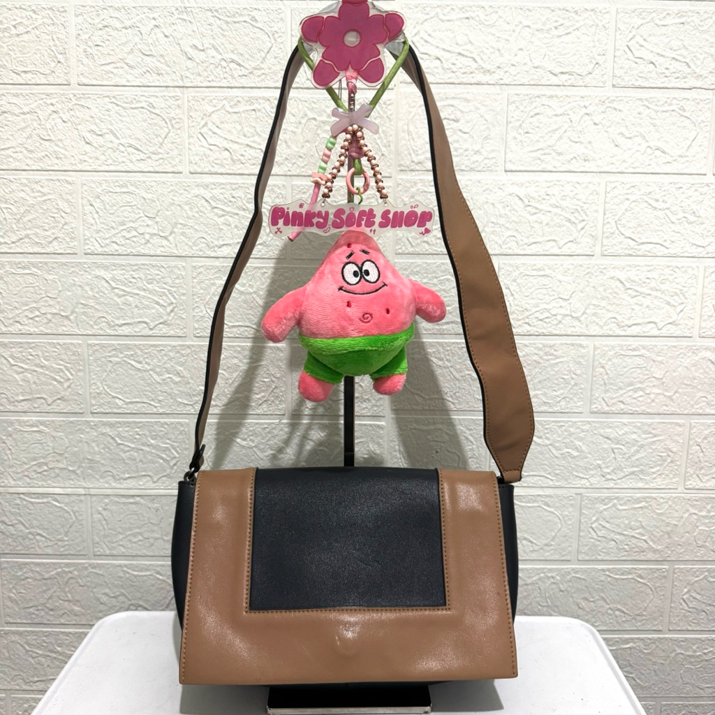 tas shoulder bag celine. tas ketek kulit asli celine. tas prelop. coklat mix navy