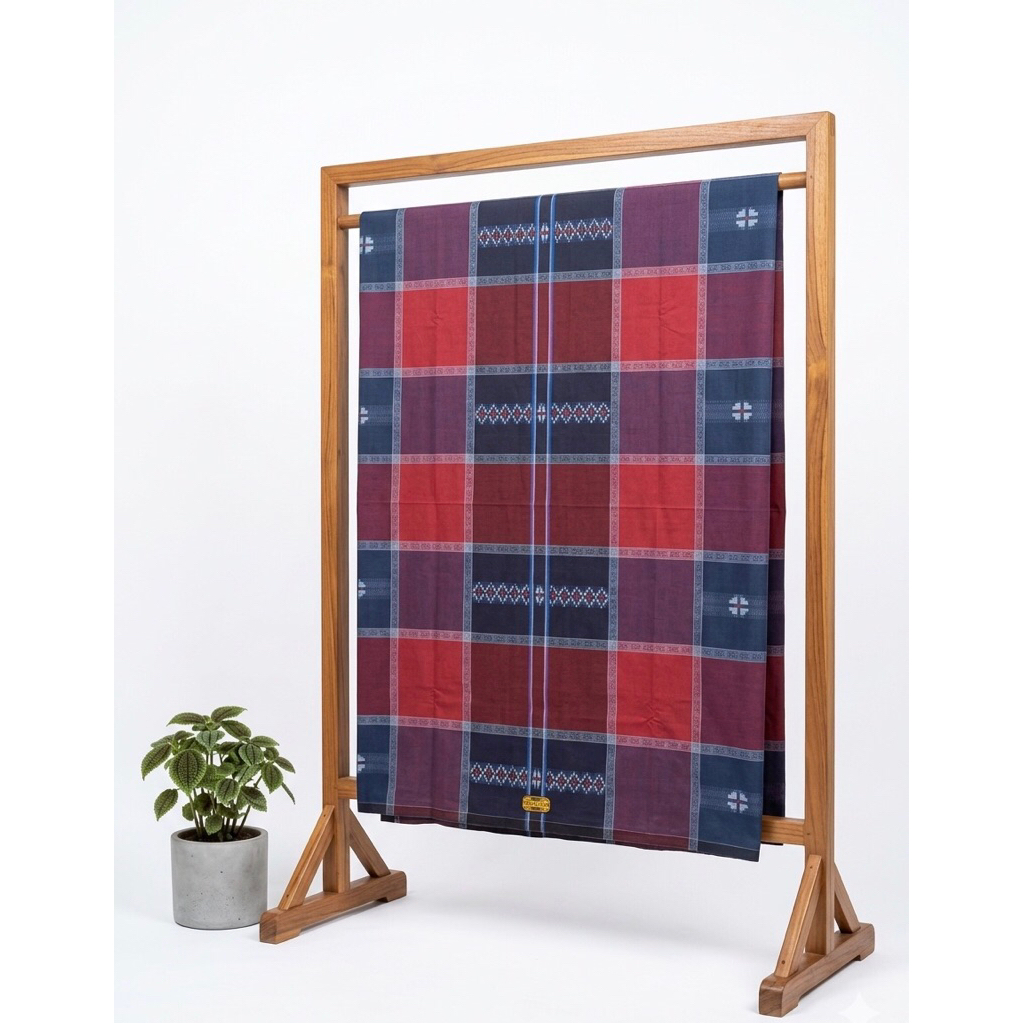 Sarung Tenun Wadimor Songket Motif Gunungan