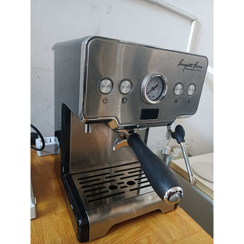 Mesin Espresso/Mesin kopi Ferratti Ferro FCM 3605 - semi automatic