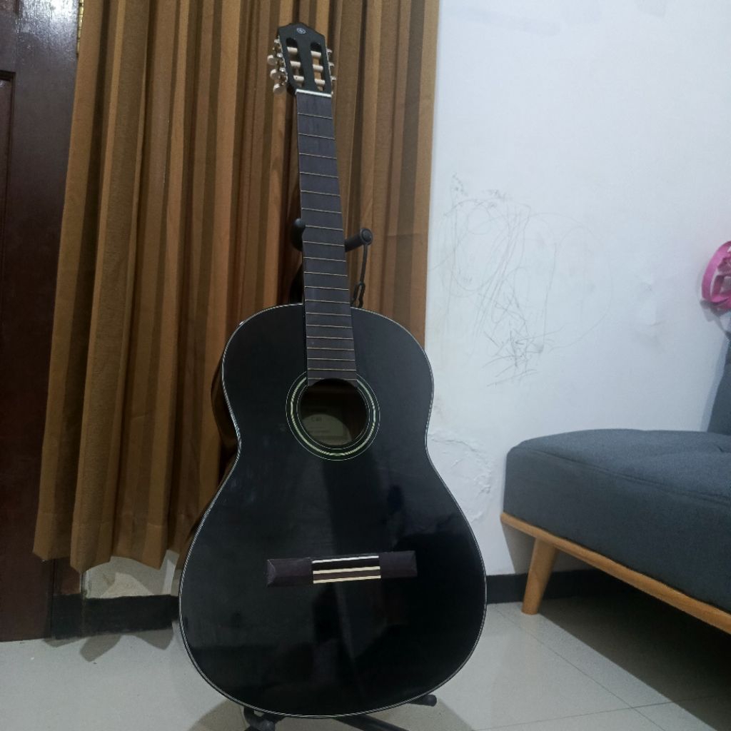 GITAR YAMAHA C40 BLACK EDITION ORIGINAL KLASIK CLASSIC NYLON BEKAS SECOND C 40
